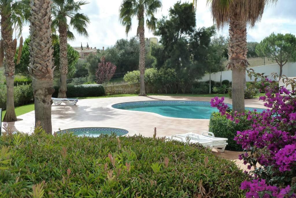 Great 2 Bedroom Apartment With Communal Pool Lagos Bagian luar foto