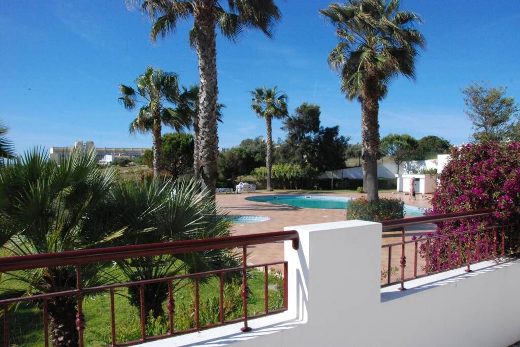 Great 2 Bedroom Apartment With Communal Pool Lagos Bagian luar foto