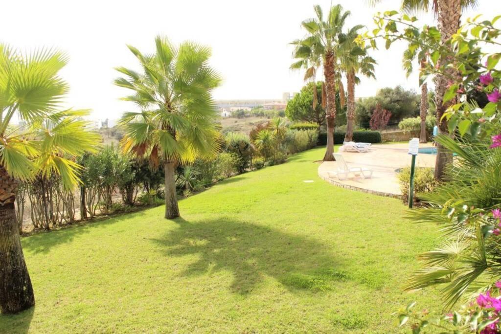 Great 2 Bedroom Apartment With Communal Pool Lagos Bagian luar foto