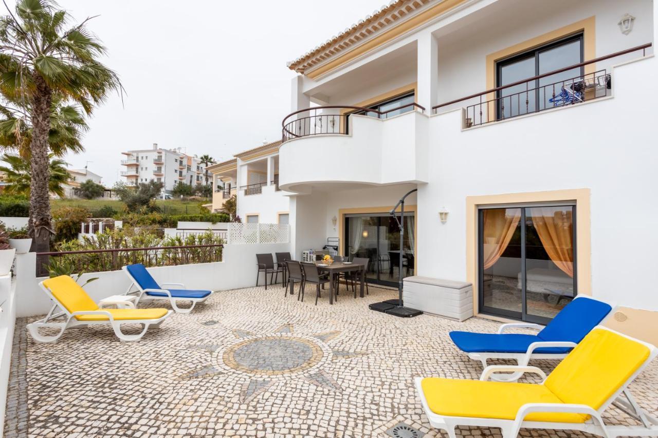 Great 2 Bedroom Apartment With Communal Pool Lagos Bagian luar foto