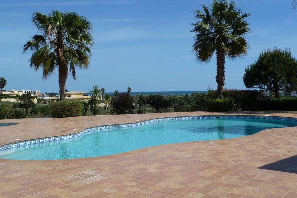 Great 2 Bedroom Apartment With Communal Pool Lagos Bagian luar foto