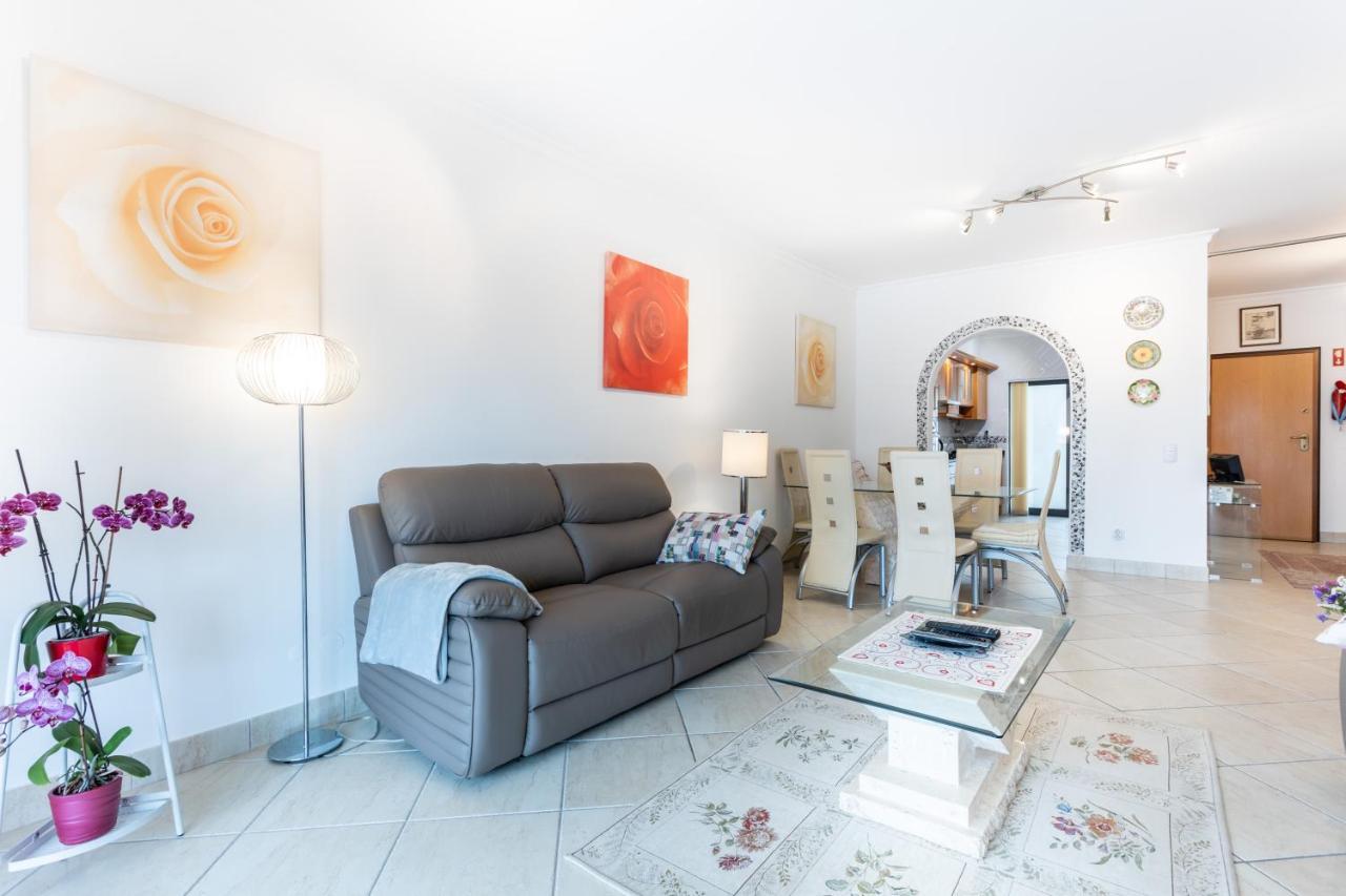 Great 2 Bedroom Apartment With Communal Pool Lagos Bagian luar foto