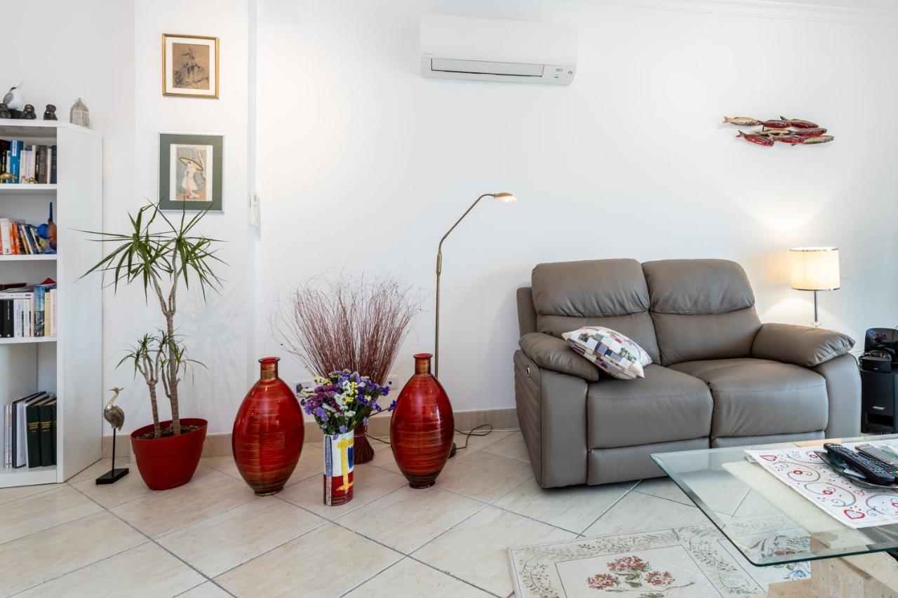 Great 2 Bedroom Apartment With Communal Pool Lagos Bagian luar foto